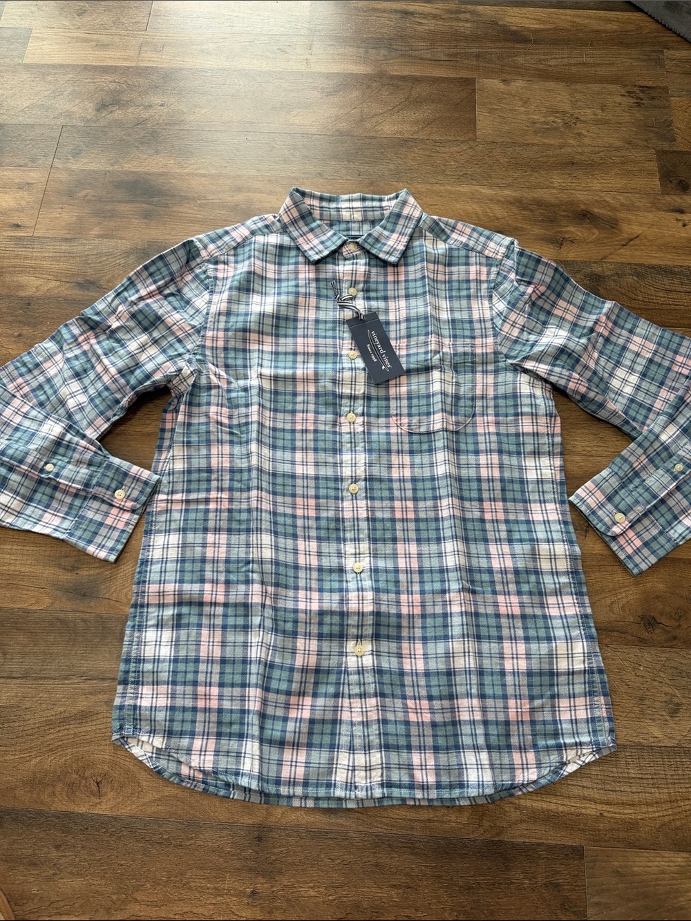 Vineyard Vines long sleeve button down shirt